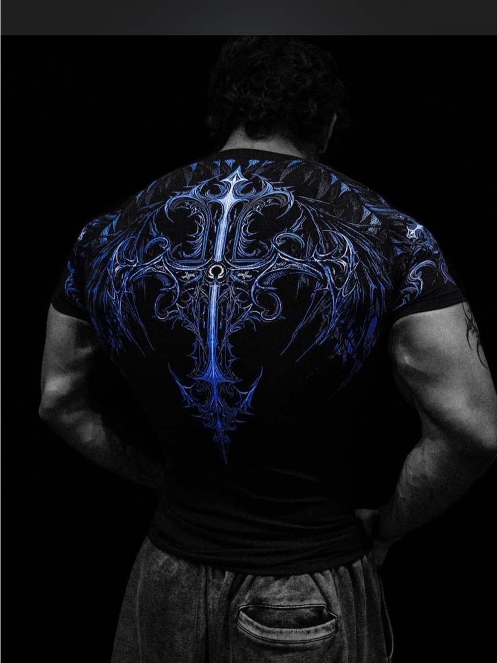 BreatheDivinity Void Tech™ Fallen Knight compression. Size M,. Blue colorway.